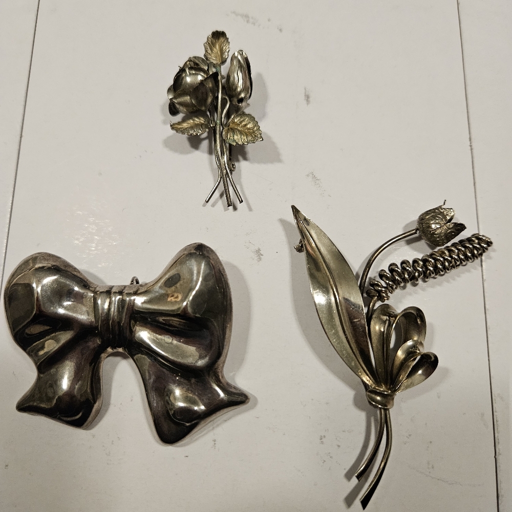 Set of 3 silver pins